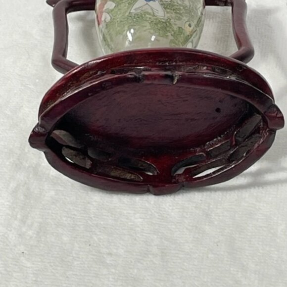 Vintage Chinese reverse painted egg with wooden stand. - Picture 8 of 8